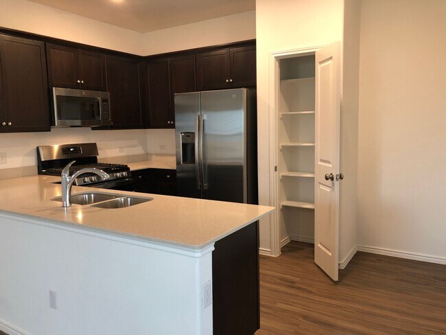 Foto del edificio - Charming 4/2 Single Story in Riverhill - G...