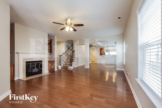Building Photo - 4007 Fountainbrook Dr