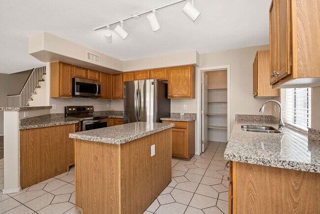 Building Photo - Beautiful Single Family Home for Rent in Mesa