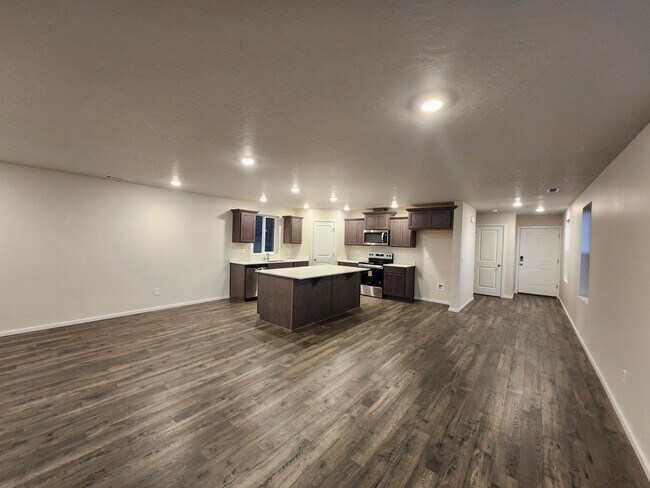 Foto del edificio - Brand-New Smart Home with Modern Luxury!