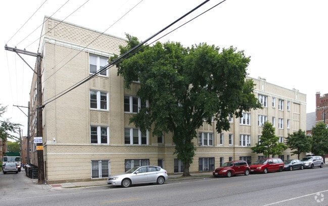 Building Photo - 2600 N Kimball Ave