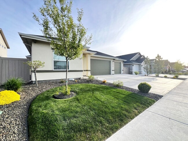 Building Photo - 2370 W Herron Ridge Dr