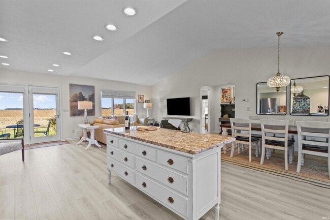 Building Photo - 2083 W 425 N