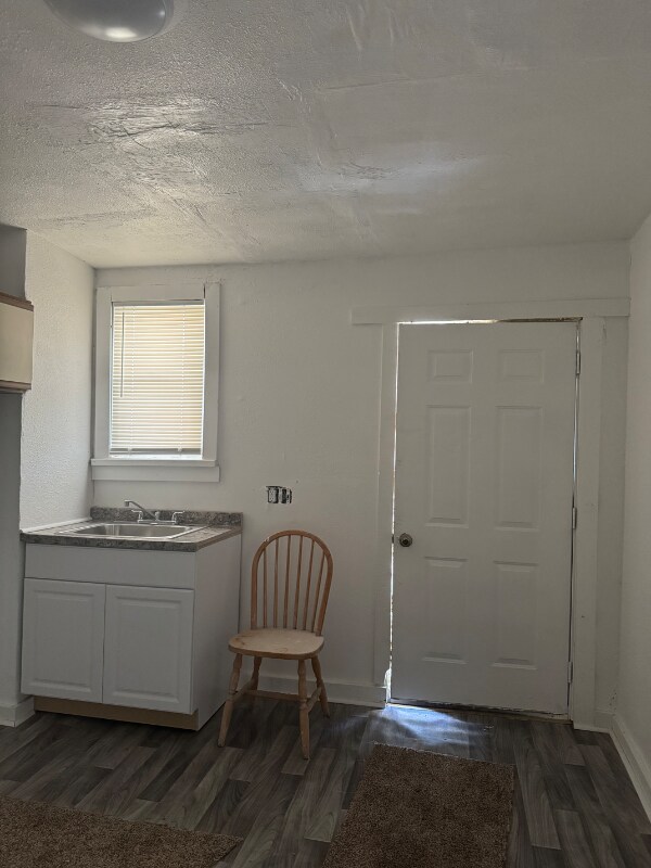 Building Photo - 2435 Woodford St