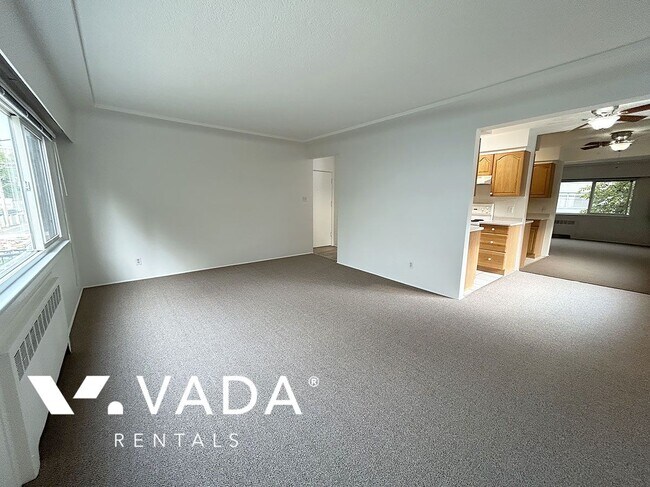 Photo du bâtiment - Valcrest Manor West End 1 Bedroom Apartmen...