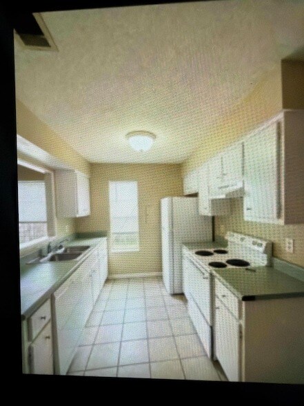 Foto del edificio - 4089 Remer Ct