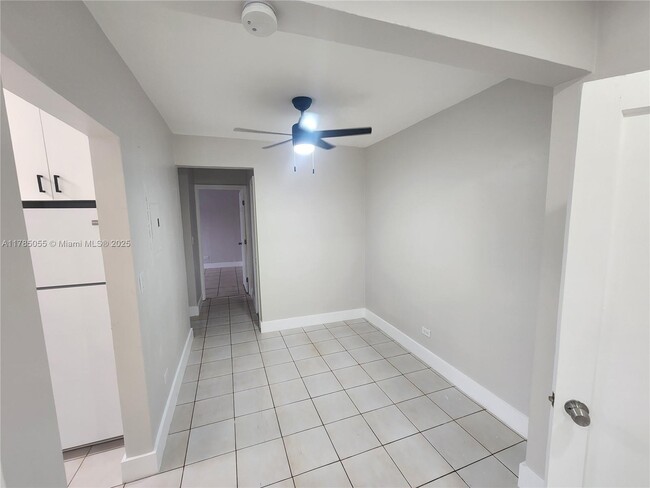 Building Photo - 511 NW 34th Ave
