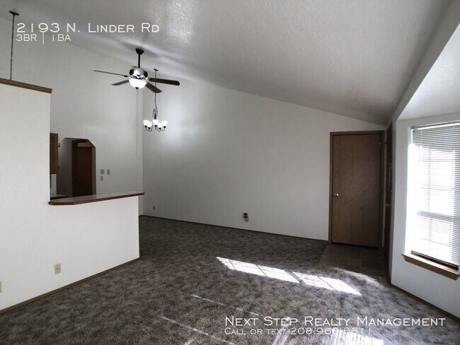 Foto del edificio - 3 Bed 1 Bath Duplex