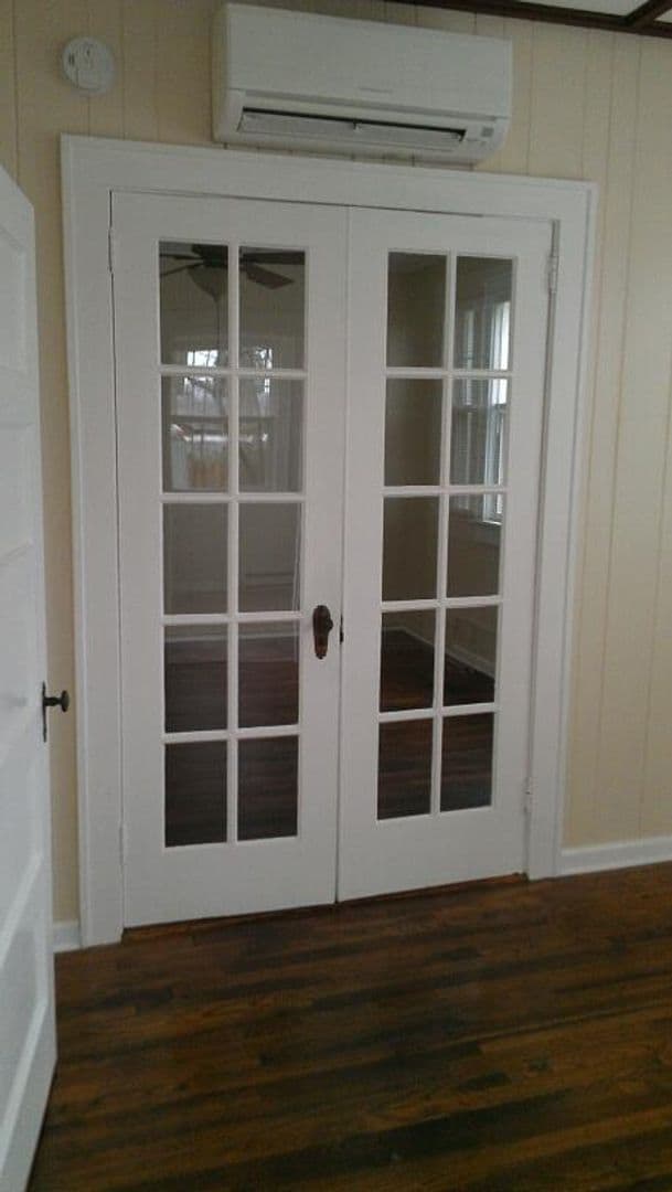 Building Photo - Athens Blvd