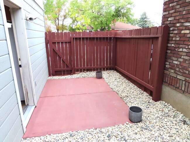 Foto del edificio - 582 E Street