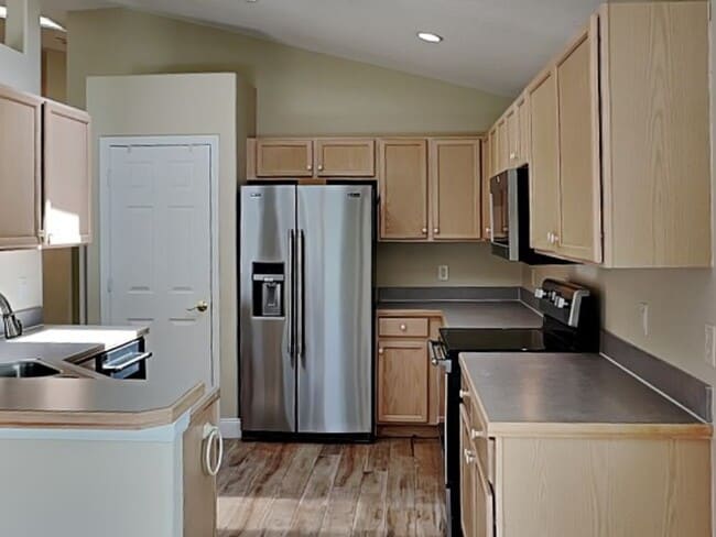 Foto del edificio - 8024 Spring Creek Dr