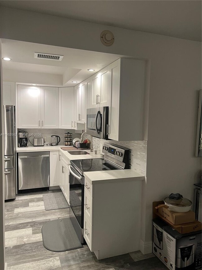 Foto del edificio - 3675 N Country Club Dr