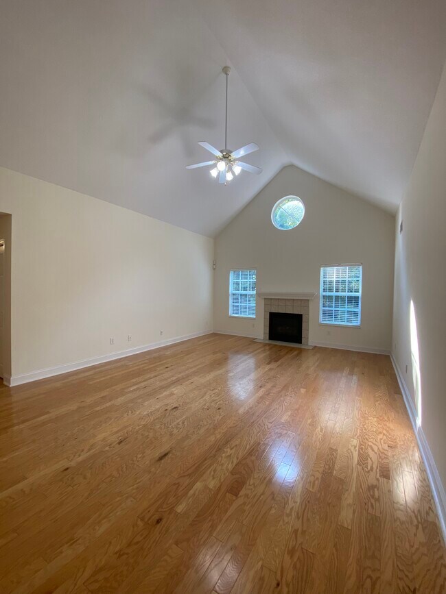 Building Photo - 2600 Knob Creek Ln