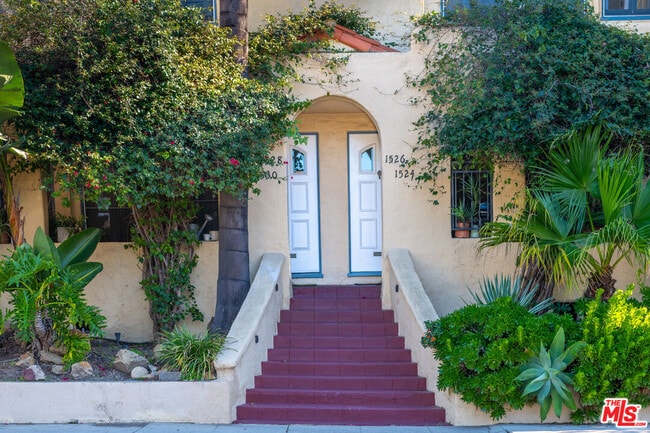 Foto del edificio - 1526 Myra Ave