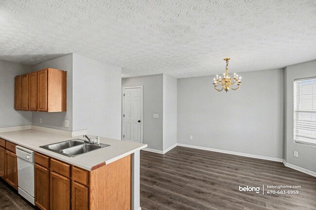 Building Photo - 5876 Strathmoor Manor Cir