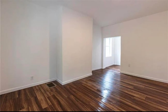 Building Photo - 417 E Burgess St