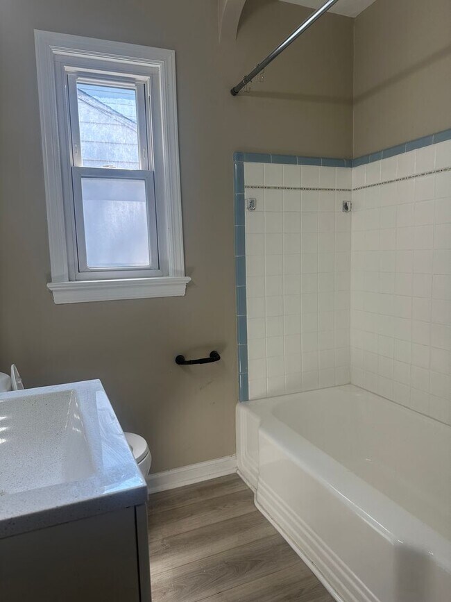 Building Photo - 4 Bedroom 3 Full Bathroom Home for Rent in...