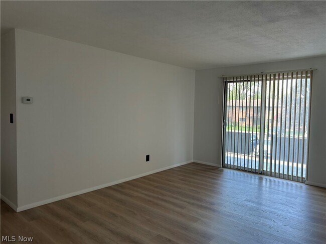 Building Photo - 24635 Clareshire Dr