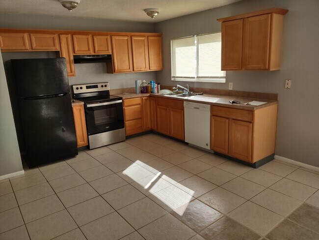 Foto del edificio - 399 Manly Ave