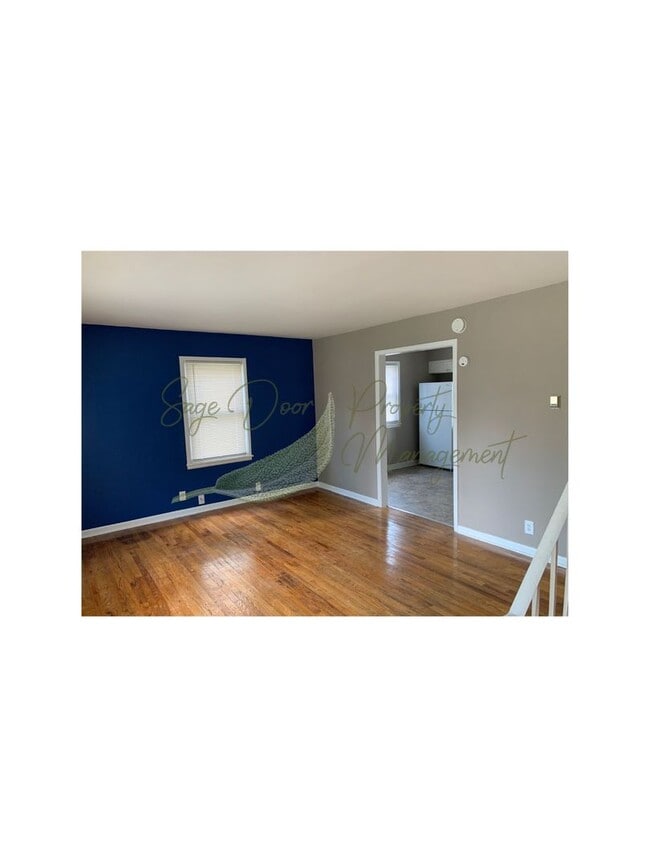 Building Photo - FRESH PAINT THROUGHOUT!!!