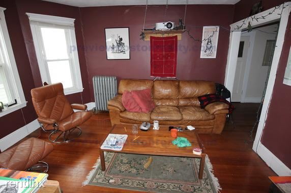 Primary Photo - 79 Foster St