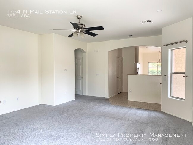 Building Photo - Cute Corner Lot Home!