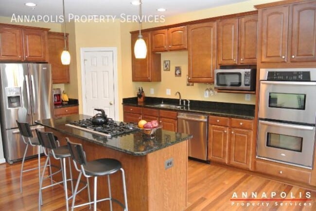 Building Photo - 336 Quarterdeck Aly