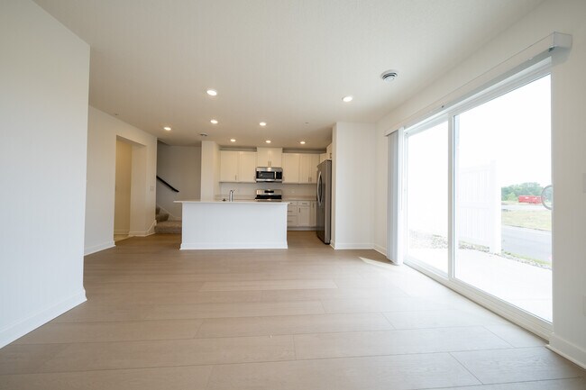 Foto del edificio - 15142 Archdale Ln