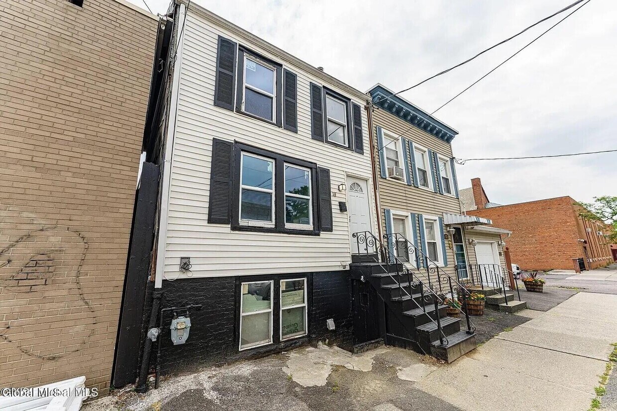Building Photo - 59 Bradford St