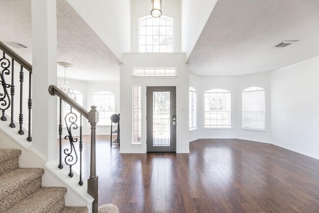 Foto del edificio - 15422 Downford Dr