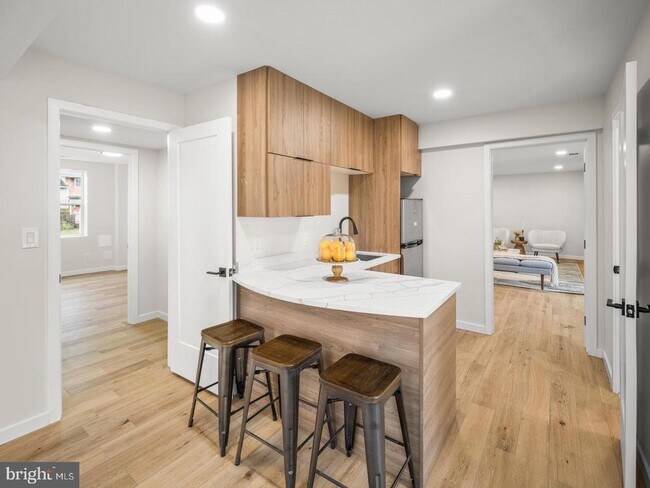 Foto del edificio - 8321 Raymond Ln