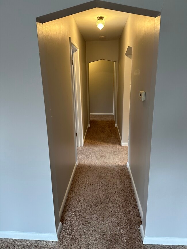 25 Montvale Ct Unit 1, Fort Thomas, KY 41075 Apartments in Fort