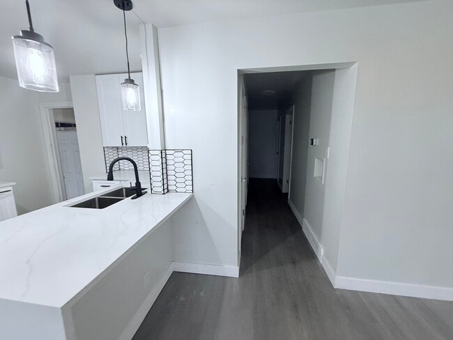 Kitchen main floor - 1281 Worley Dr