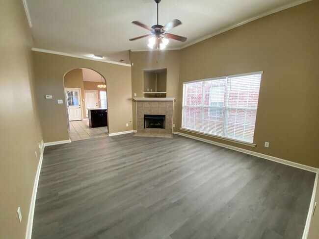 Foto del edificio - 3 bed, 2 bath in Cordova near Shelby Farms