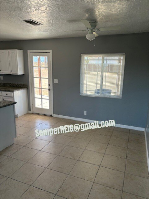 Foto del edificio - 11314 Mariposa Rd