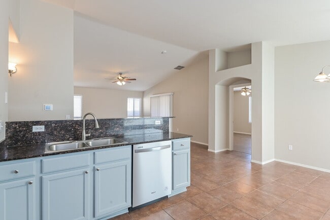 Building Photo - 7103 S Providence Dr