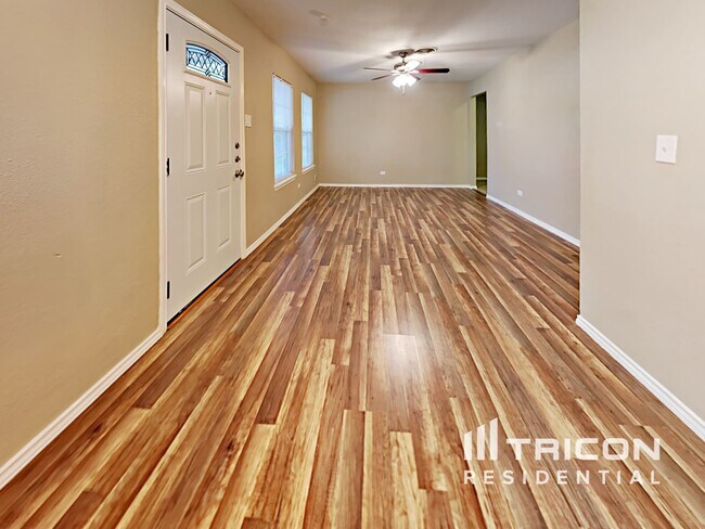 Building Photo - 350 Lemur Dr