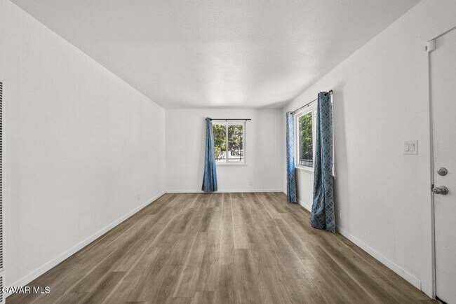 Foto del edificio - 1135 W Pillsbury St