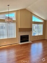 Building Photo - 7 Elmbrook