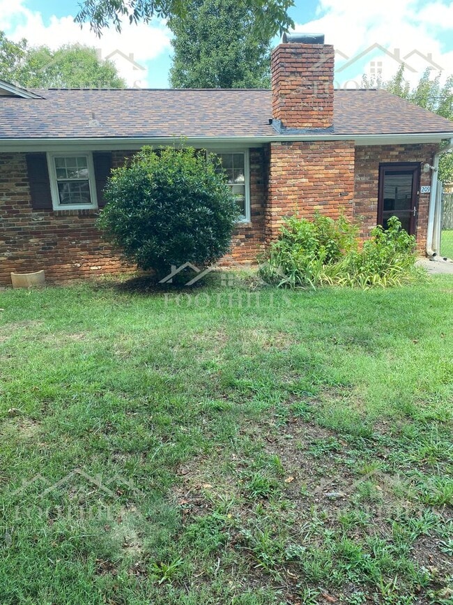 Foto del edificio - 209 Brentwood Cir