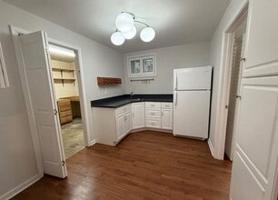 Building Photo - 2406 Vollmer Rd