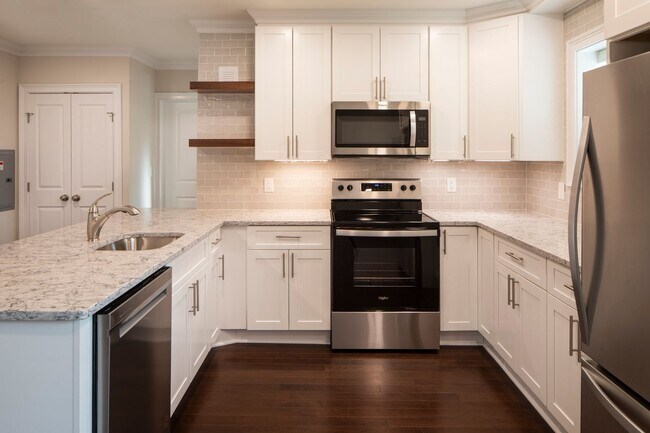Interior Photo - The Parkview at Polifly: In-Unit Washer & Dryer, Heat and Water Included, and Cat & Dog Friendly