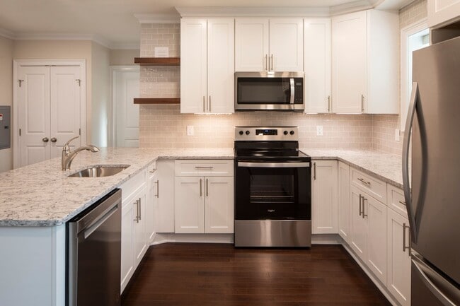 Interior Photo - The Parkview at Polifly: In-Unit Washer & Dryer, Heat and Water Included, and Cat & Dog Friendly