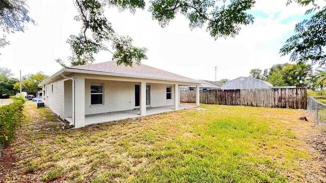 Building Photo - 116 S Normandale Ave