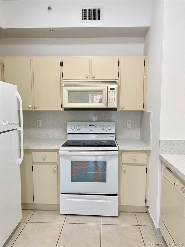 Foto del edificio - 7330 NW 114th Ave
