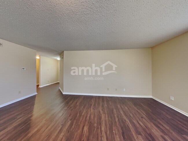 Building Photo - 8811 Mellot Way