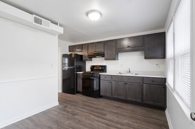 Foto del edificio - 3 Bedroom with Central AC
