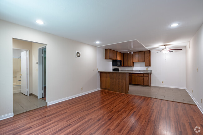 Villa Glenoaks Apartments photo'