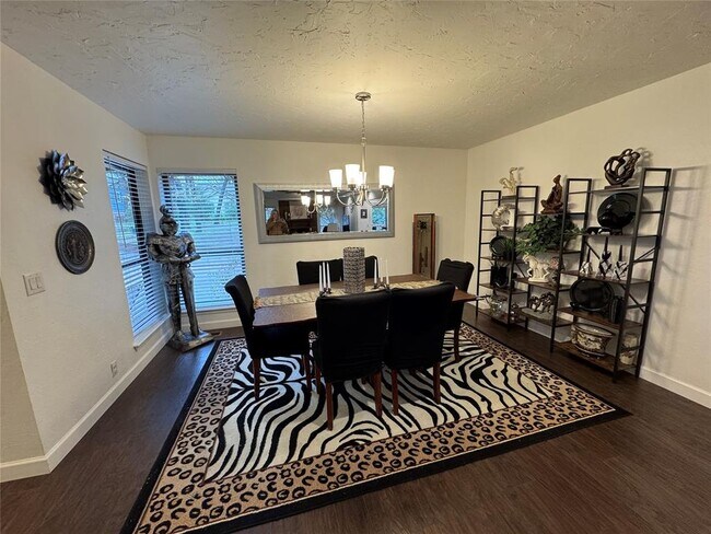 Foto del edificio - 2301 Tredington Ct
