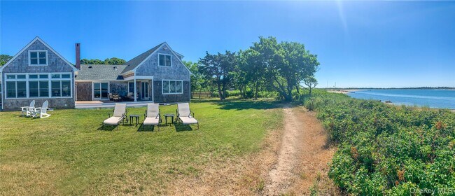 Foto del edificio - 2450 Peters Neck Rd